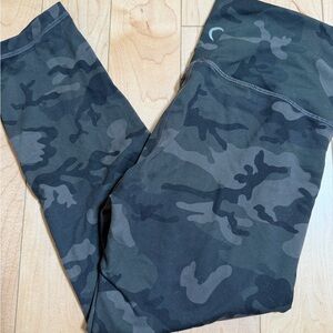 ZYIA Camouflage Leggings - Black and Gray